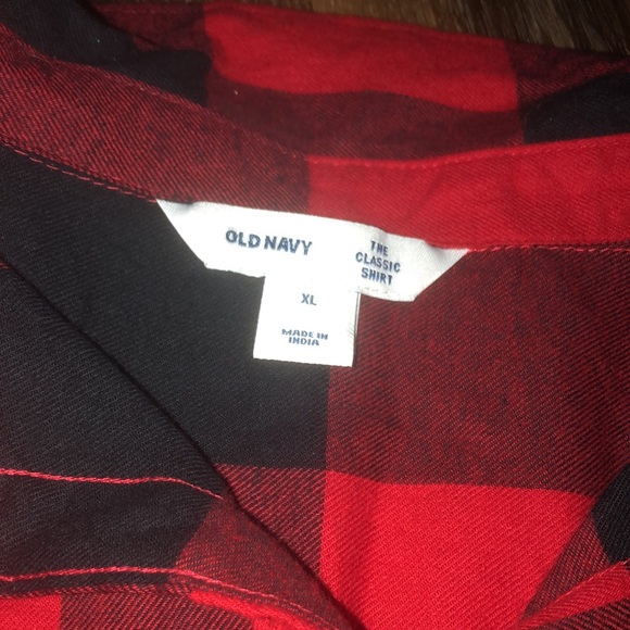 Black and red plaid old navy buttons down - Picture 3 of 4